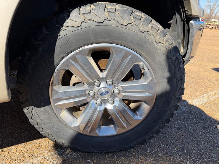 2018-ford-f150-lariat-image-18