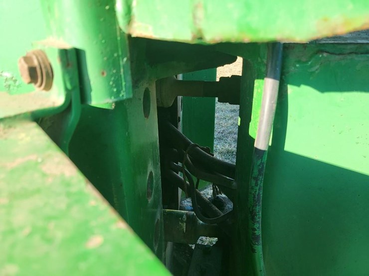 john-deere-7520-image-25