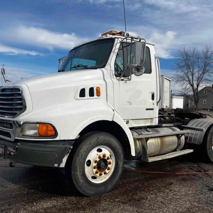 2005 Sterling AT 9000 Semi Tractor