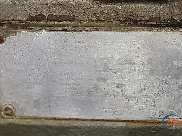 massey-ferguson-135-image-7