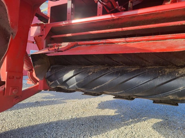 2011-new-holland-h7450-image-32