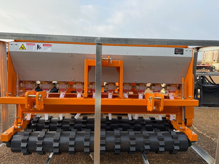 #7917-•-land-honor-sd-22-72w-no-till-drill-image-1