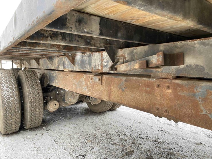 1983-ford-9000-image-18