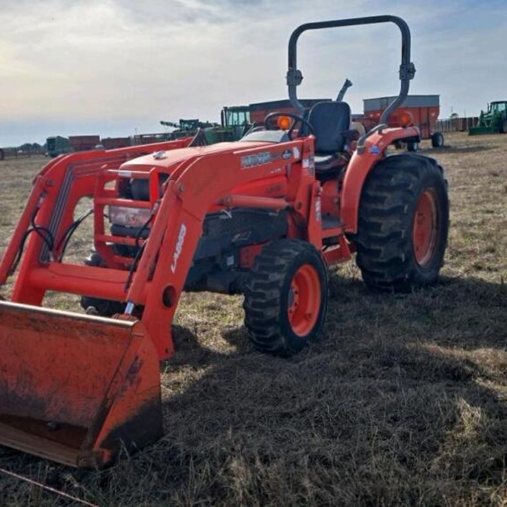 KUBOTA LA853