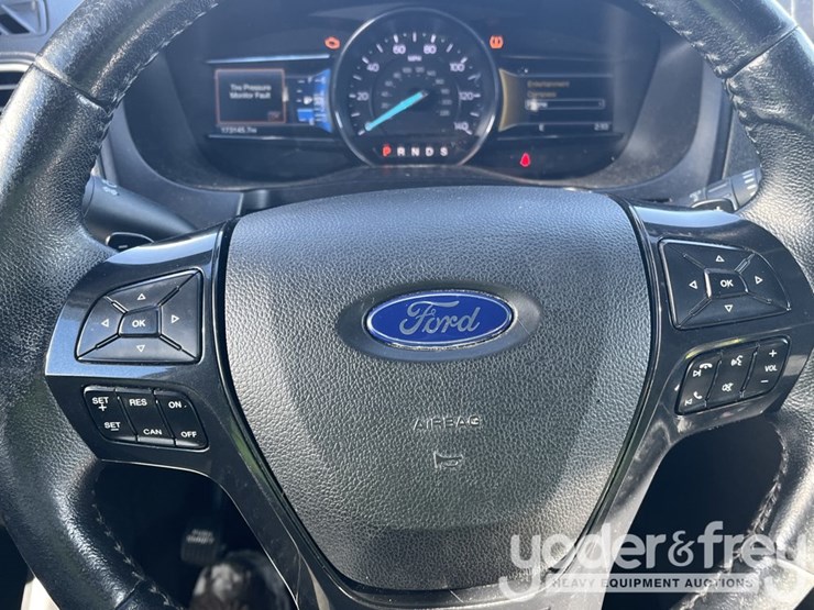2016-ford-explorer-xlt-image-26