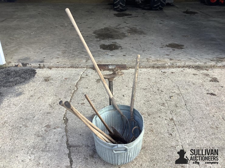 primitive-hand-tools-image-6