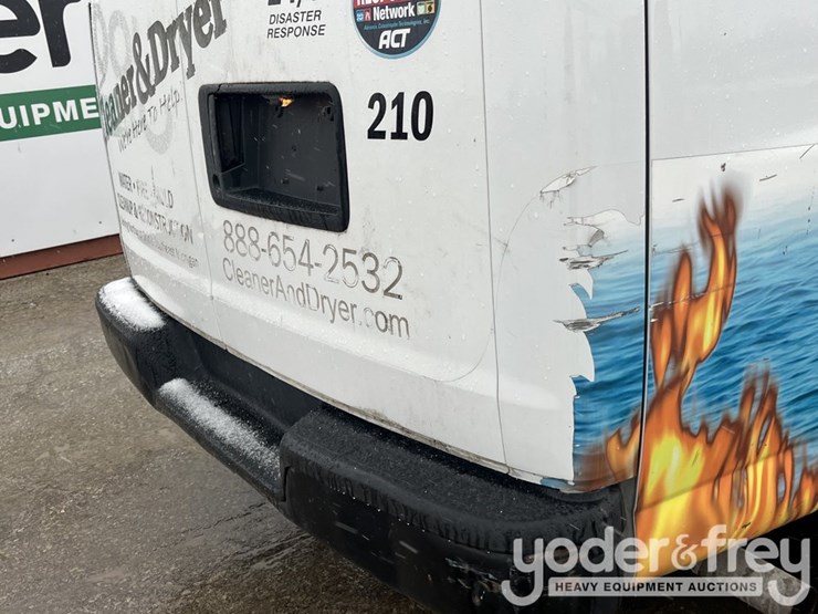 2009-chevrolet-express-3500-image-28