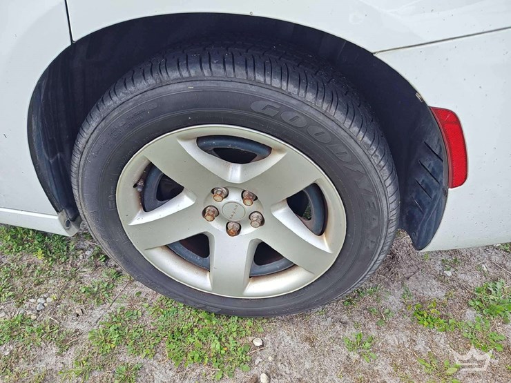 2017-dodge-charger-sedan-image-41