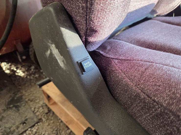 semi-driver-seat,-like-new-image-6