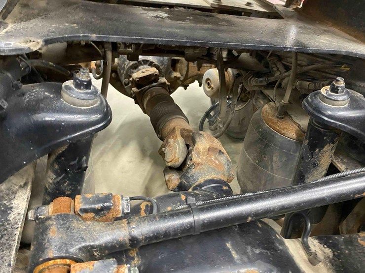 2014-peterbilt-365-image-28