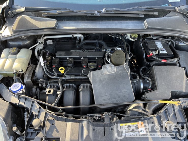 2014-ford-focus-image-34