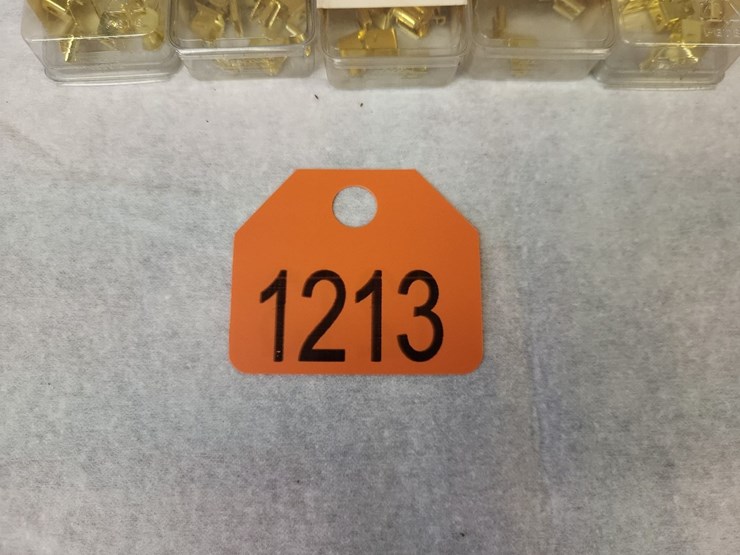 (5)-boxes-chair--1-male-to-2-male-non-insulated-connectors---tag-#1213-image-2