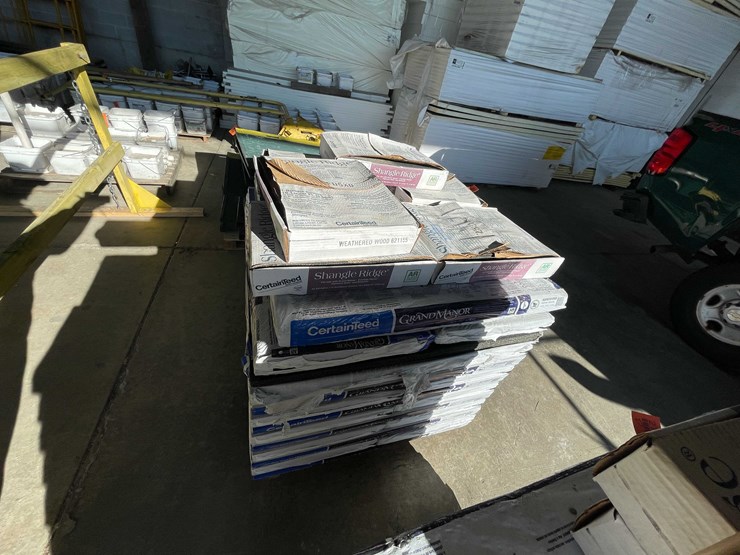 #2781-•-pallet-of-certainteed-shingles-image-2