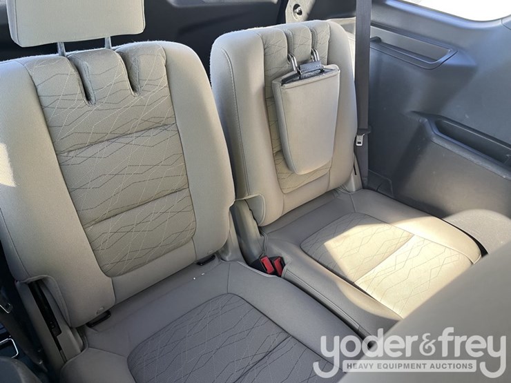 2013-ford-explorer-image-35