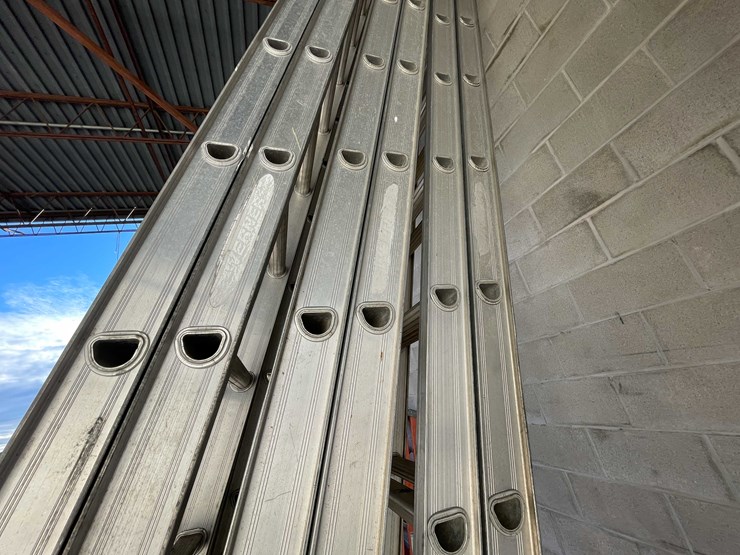 #2770-•-aluminum-extension-ladder-image-6