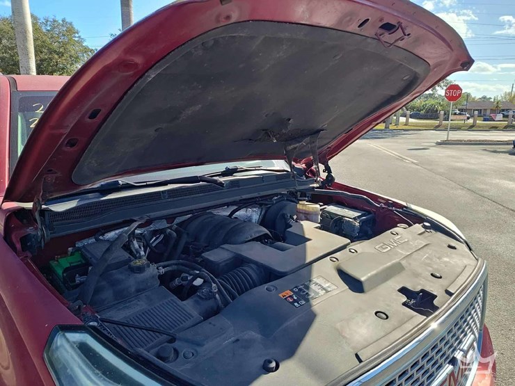 2015-gmc-yukon-denali-image-18