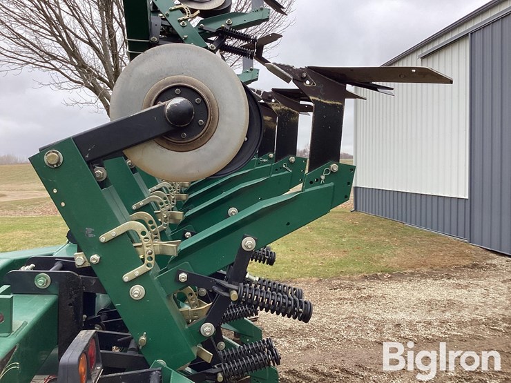 sukup-9000-16r30-cultivator-image-12