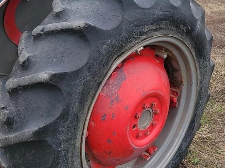 massey-ferguson-135-image-6