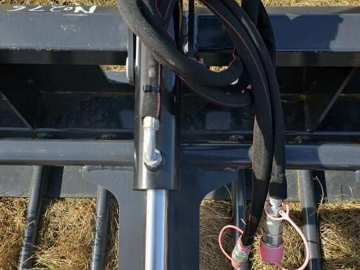 hay-grapple-for-tractor-or-skid-steer-image-3