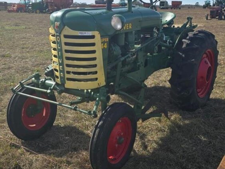 1957-oliver-super-44-image-23