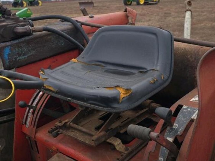 internatonal-454d-tractor,-s/n-u006101:-bush-hog-loader-w/-hay-spear,-meter-shows-7611-hrs-image-7