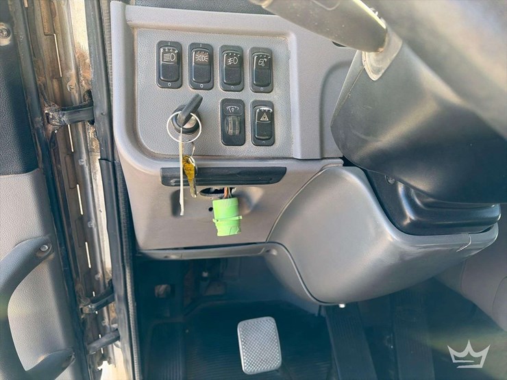 2012-peterbilt-386-image-14