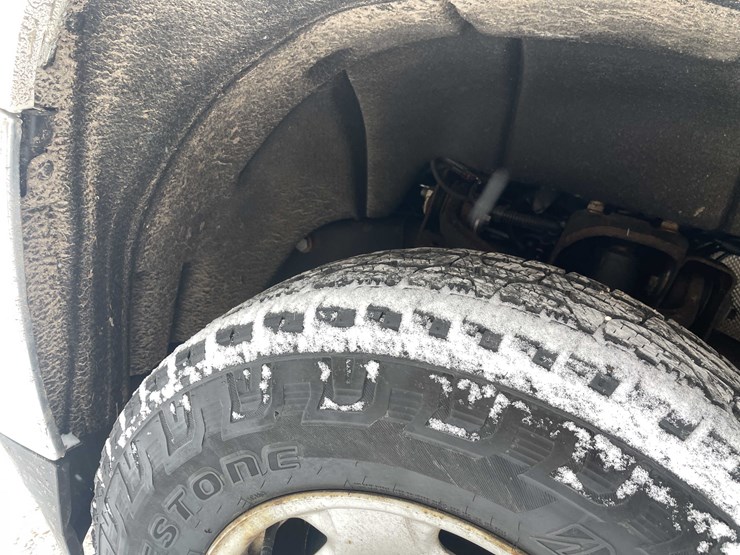 2017-chevrolet-2500-image-17