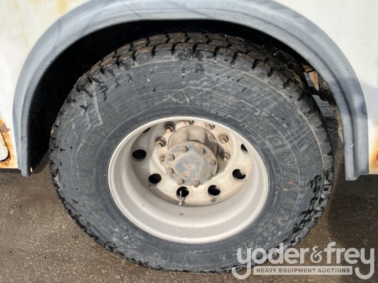 2007-kenworth-t300-image-10