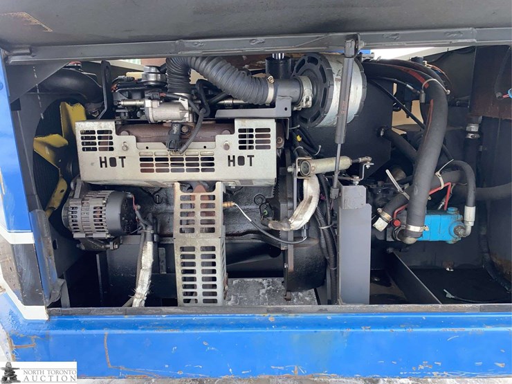 2010-zamboni-445-image-8