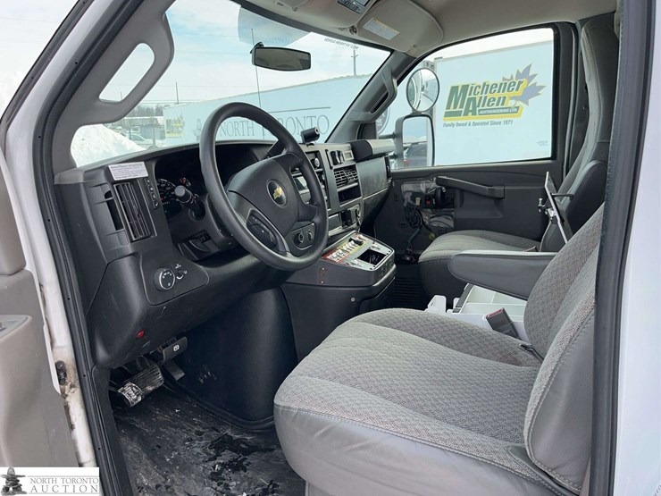 2017-chevrolet-express-s/a-ambulance-image-28