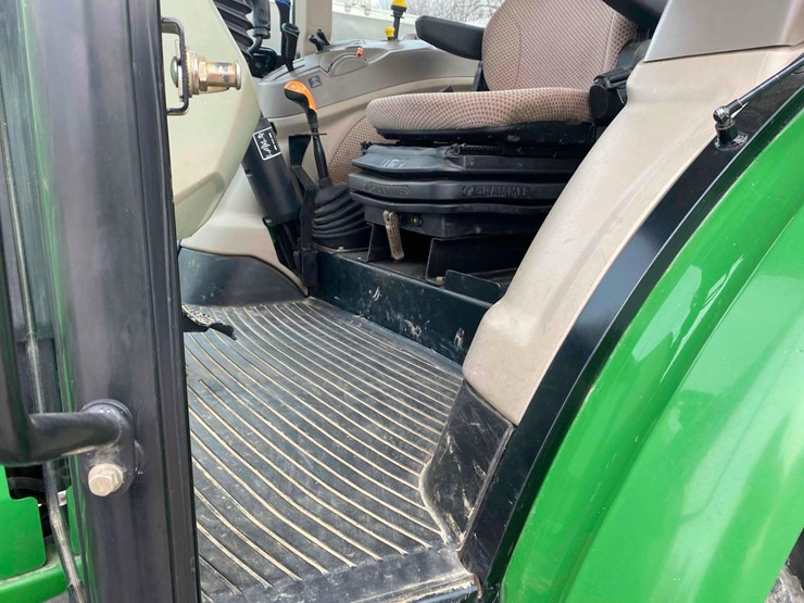 2013-john-deere-5085m-image-40