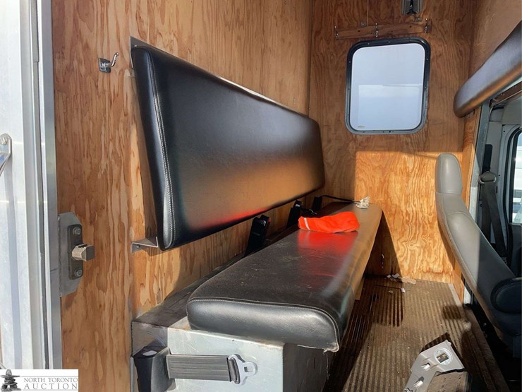 2014-ford-e-series-s/a-cube-van-image-24