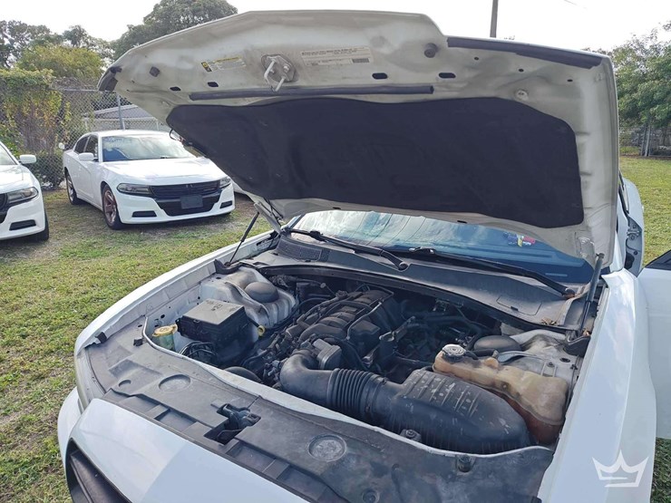 2012-dodge-charger-sedan-image-9