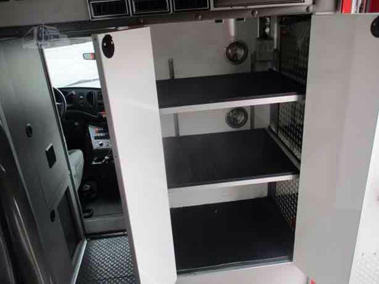 2004-ford-e450-image-26