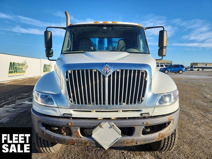 2009-international-durastar-4400-image-9