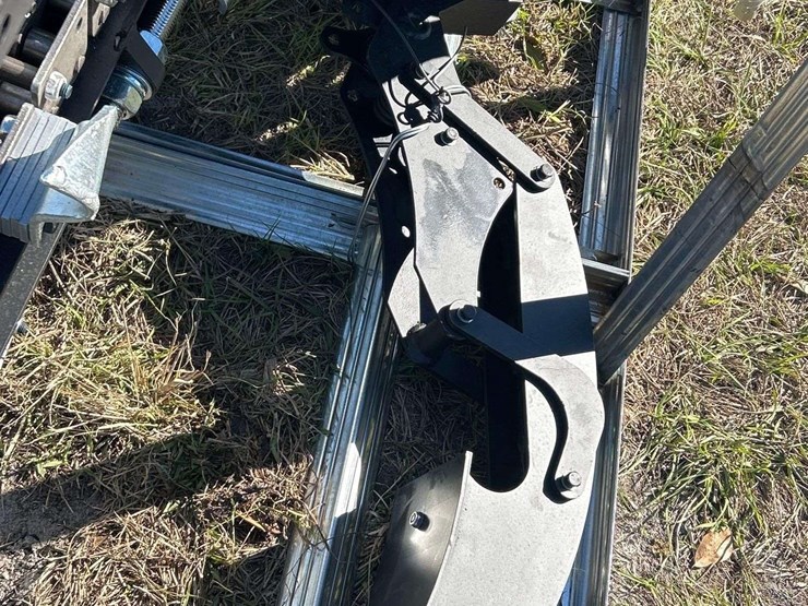 2025-hydraulic-trencher-skid-steer-attachment-image-7