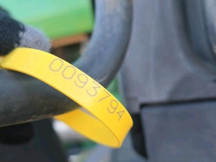 john-deere-7330-image-25