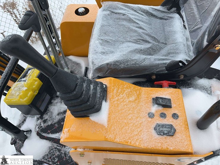 2026-unused-captok-ck15-mini-excavator-image-11