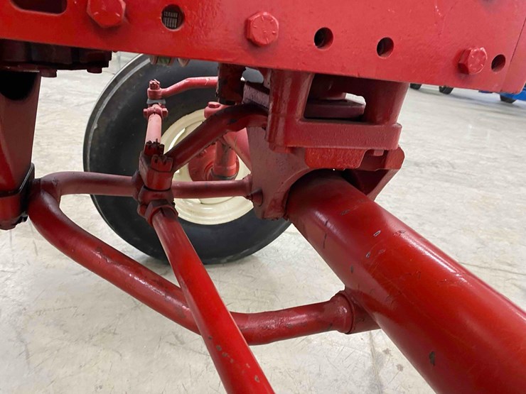 farmall-1206-open-station-restored-image-13