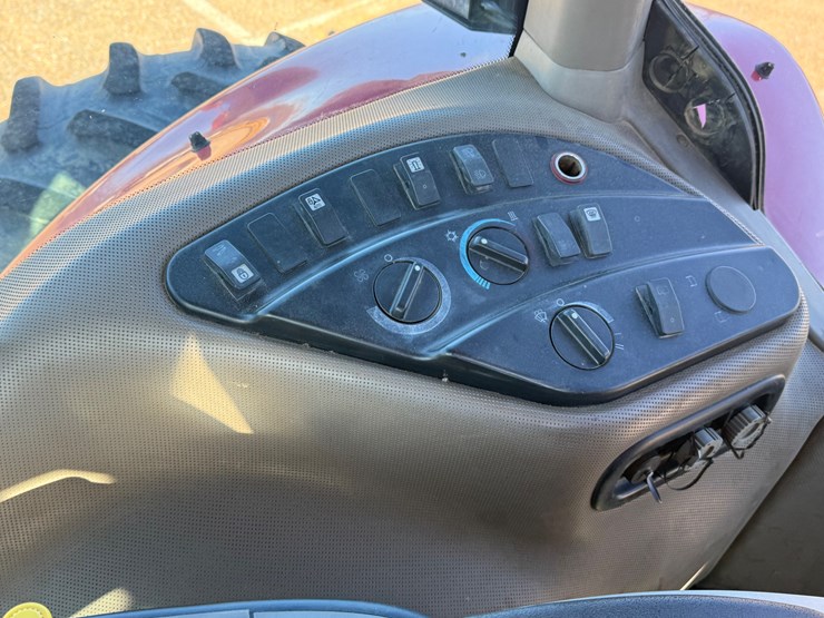 2016-case-ih-magnum-310-image-41