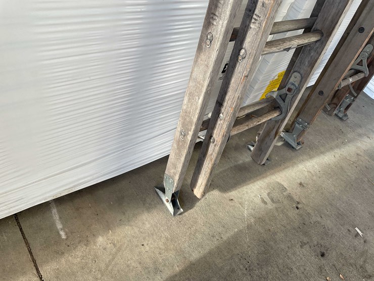 #2299-•-wooden-extension-ladder-image-6