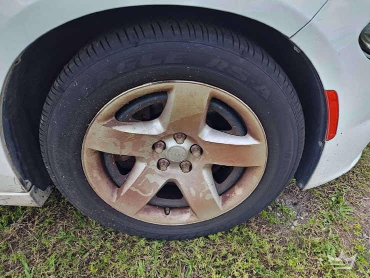 2017-dodge-charger-sedan-image-41