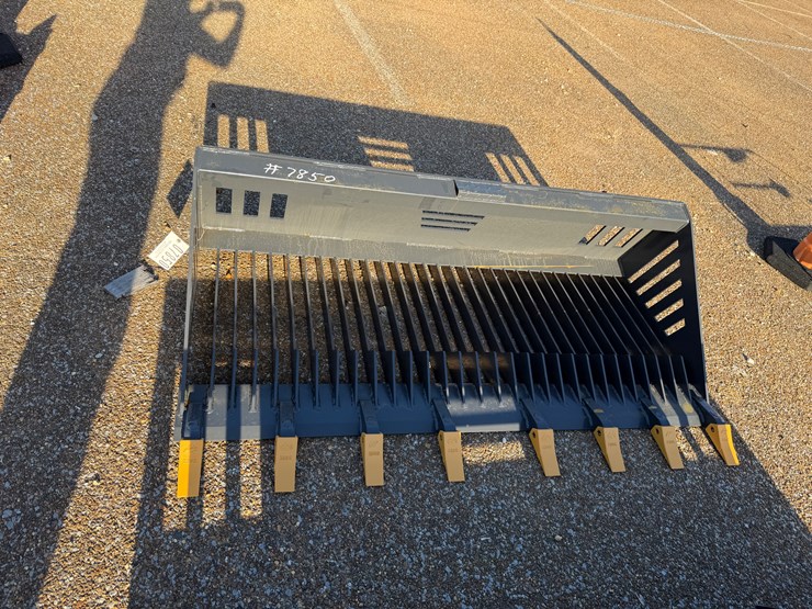 #7850-•-skid-steer-rock-bucket-image-2