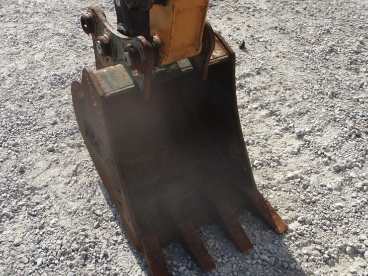 2019-case-cx37c-image-7