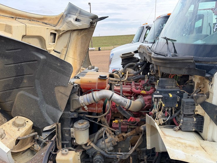 2018-international-durastar-4400-image-20