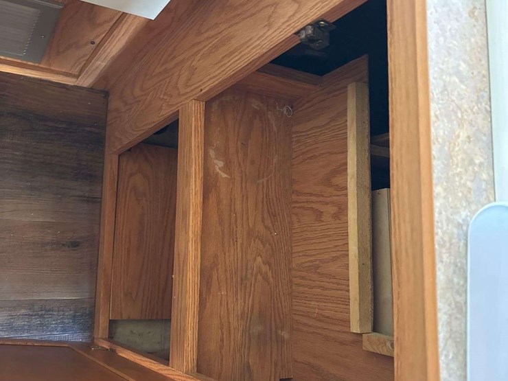 2004-ford-e450-image-52