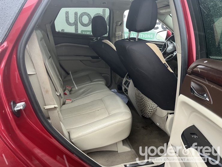 2014-cadillac-srx-image-34