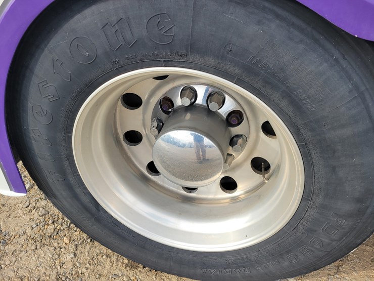 2012-kenworth-w900l-image-7