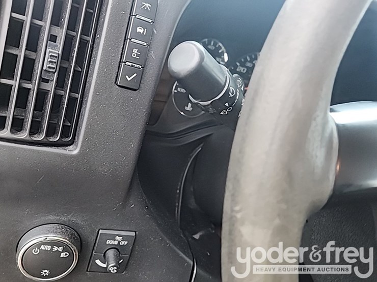 2015-gmc-savana-g4500-image-22