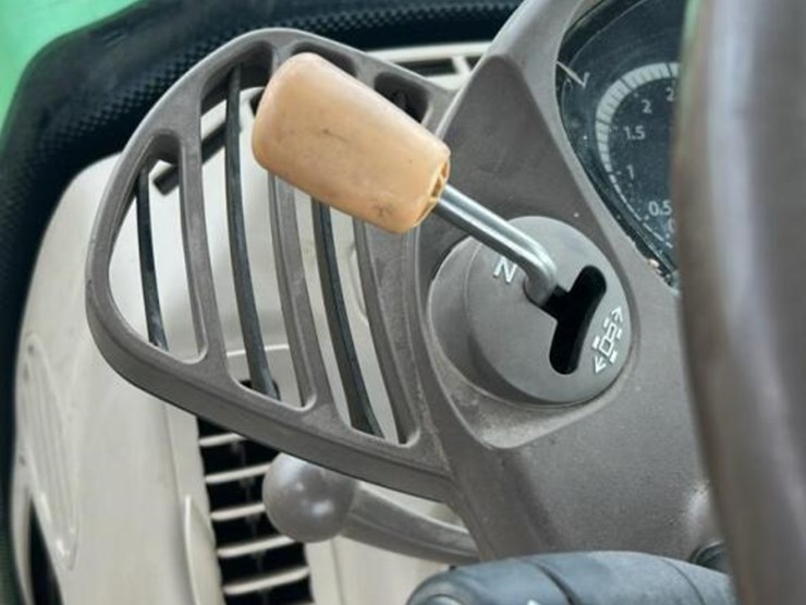 2010-john-deere-7330-image-19